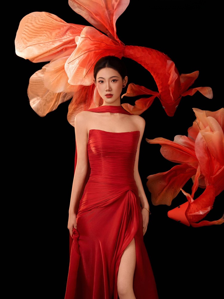 Ethnic Fashion Studio - Vestido Tradicional Chinês de Carpa Vermelha